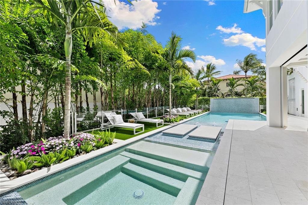 AQUALANE SHORES - Residential