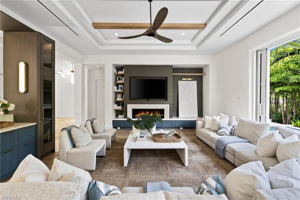 AQUALANE SHORES - Residential