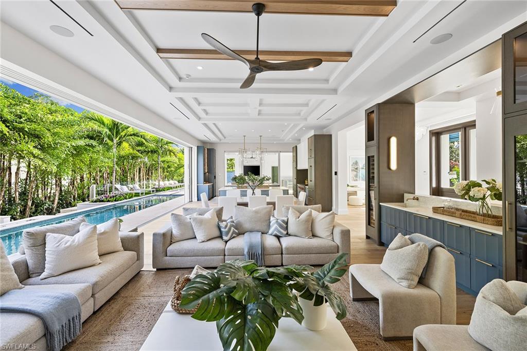 AQUALANE SHORES - Residential