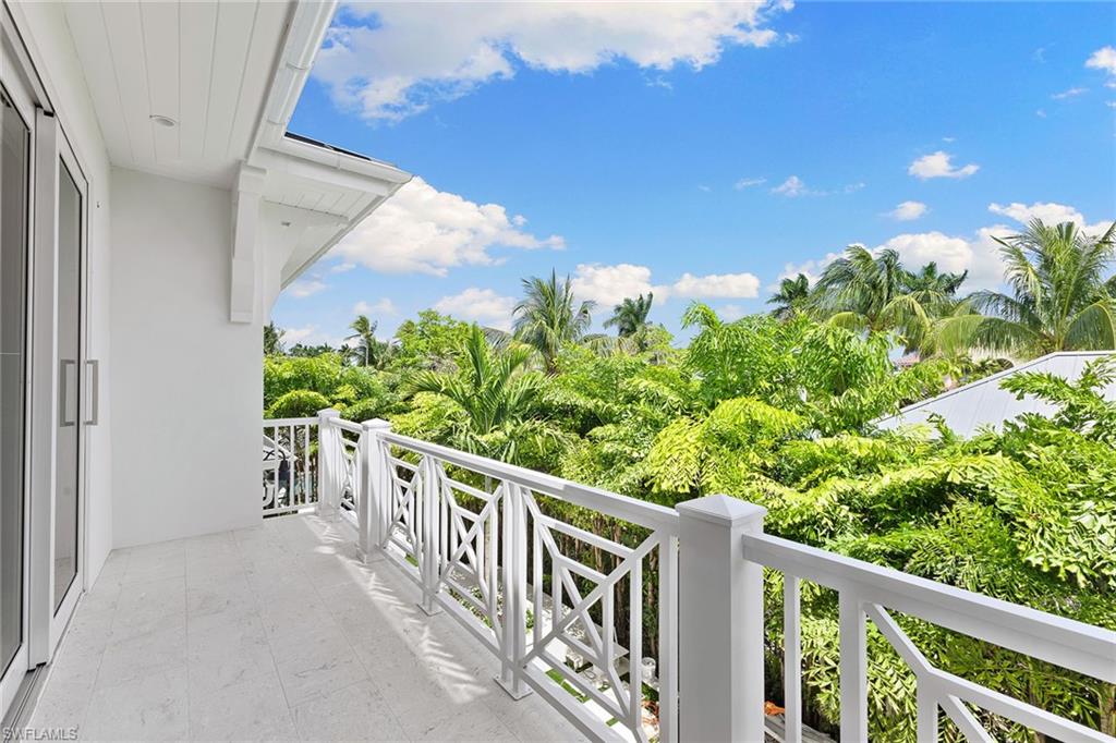 AQUALANE SHORES - Residential