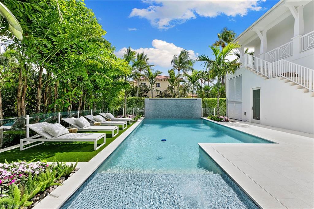 AQUALANE SHORES - Residential