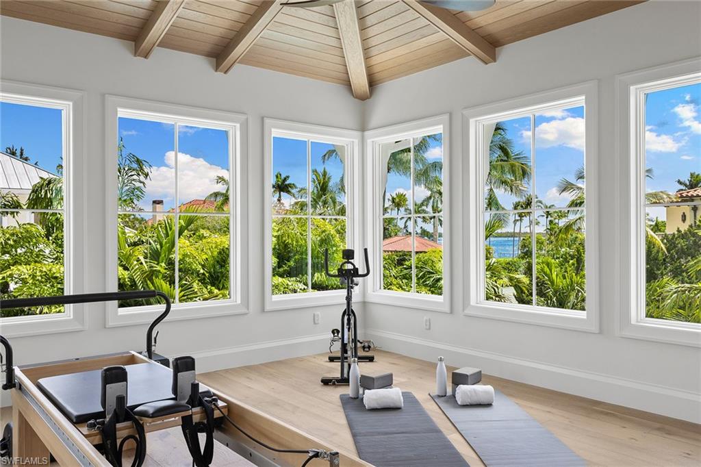AQUALANE SHORES - Residential