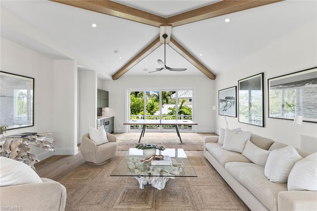 AQUALANE SHORES - Residential