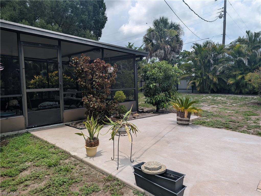 FORT MYERS SHORES - Residential