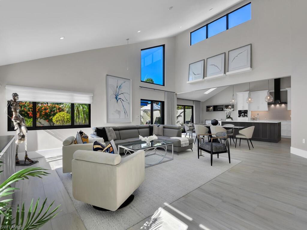 LAS BRISAS AT PELICAN BAY - Residential