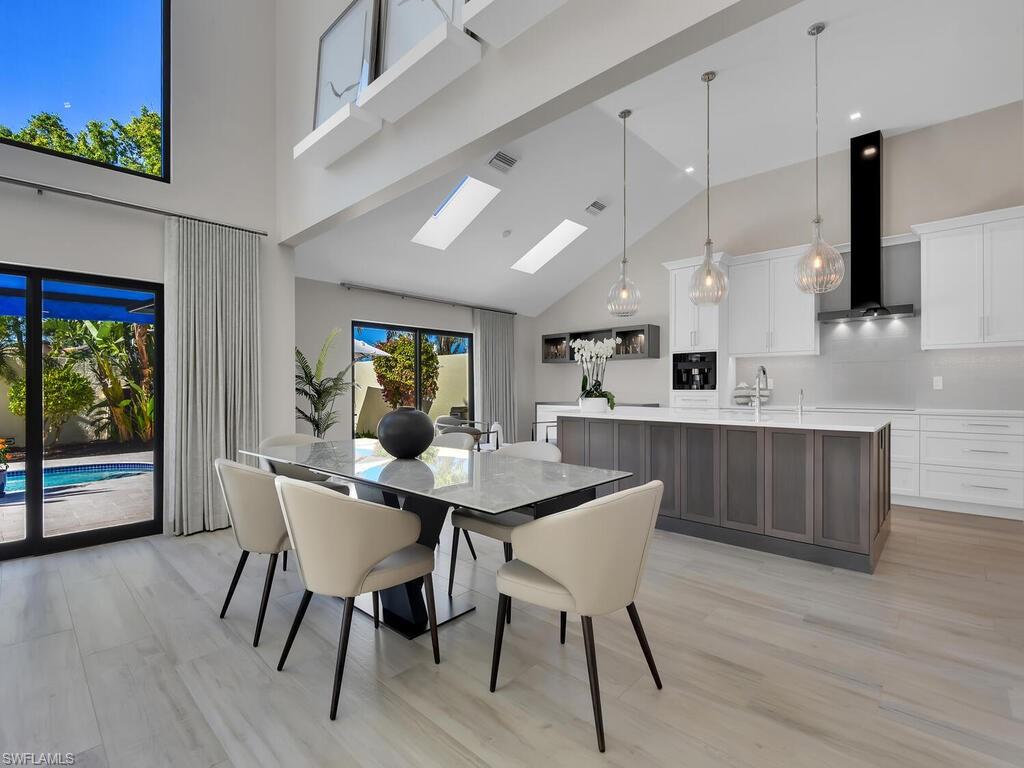 LAS BRISAS AT PELICAN BAY - Residential