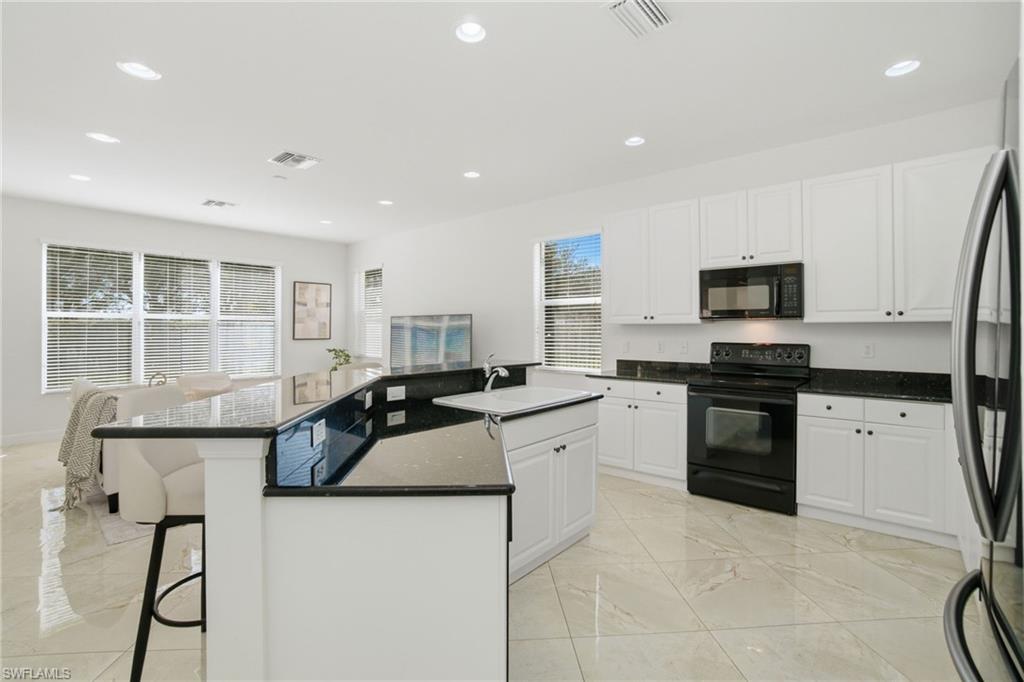 SATURNIA LAKES - Residential