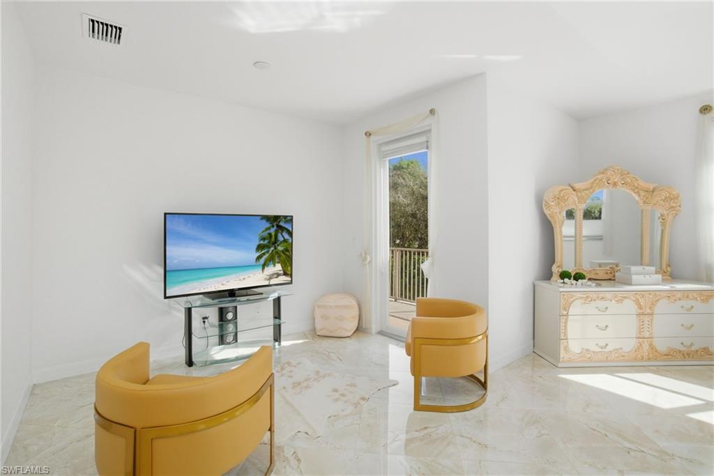 SATURNIA LAKES - Residential
