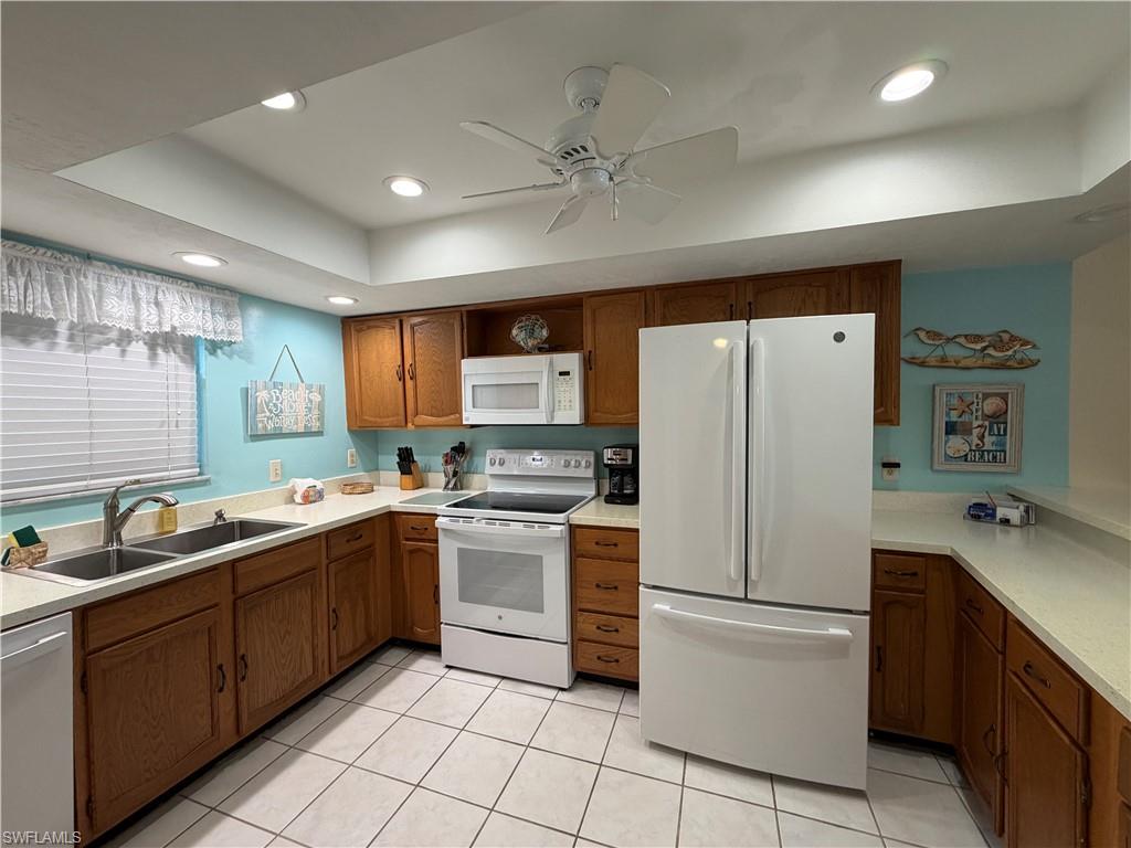 FAIRWAY PINES CONDO - Residential