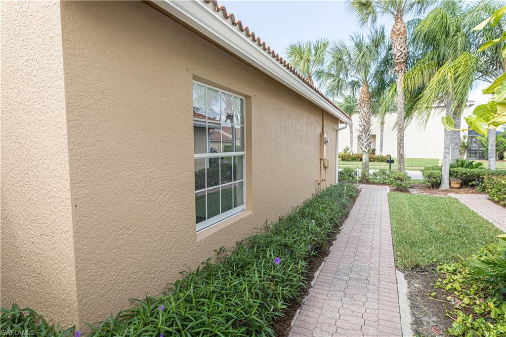 BOTANICA LAKES - Residential