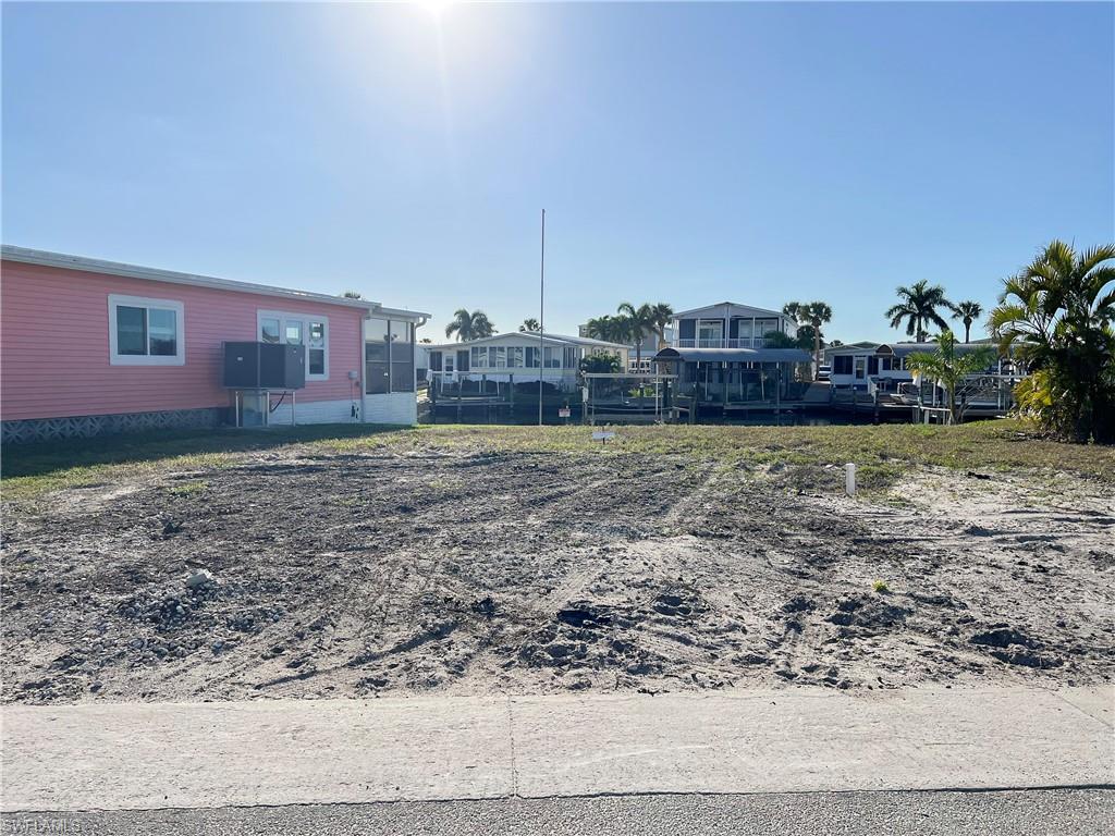 BAYSIDE ESTATES - Land