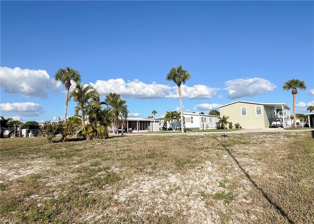 BAYSIDE ESTATES - Land