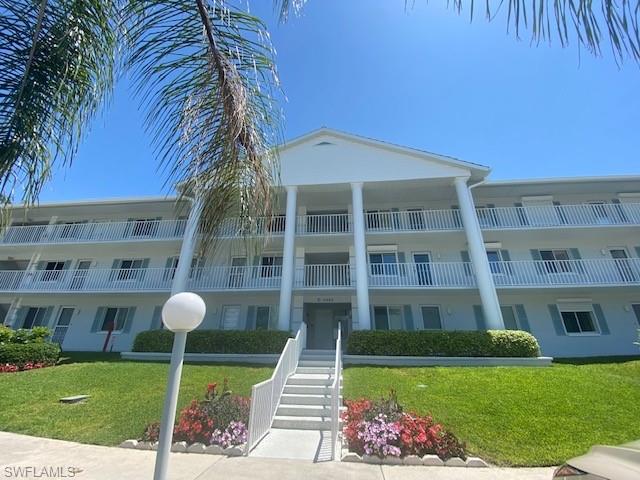 Wonderful Two Bedroom, Two Bathroom 3rd floor unit with incredible bay views! Vaulted ceilings, private balcony this unit has been maintained to perfection! Queen size bed in the master bedroom, two twins in the guest. This unit offers all of the comforts of home with wi-fi internet and flat screen televisions! A boat dock is available with the rental of this unit. Steps to the community pool and white sandy beaches of the paradise coast!. This property has it all! Enjoy your stay in Naples for a month or a season! ALREADY BOOKED FOR THE 2027 SEASON!