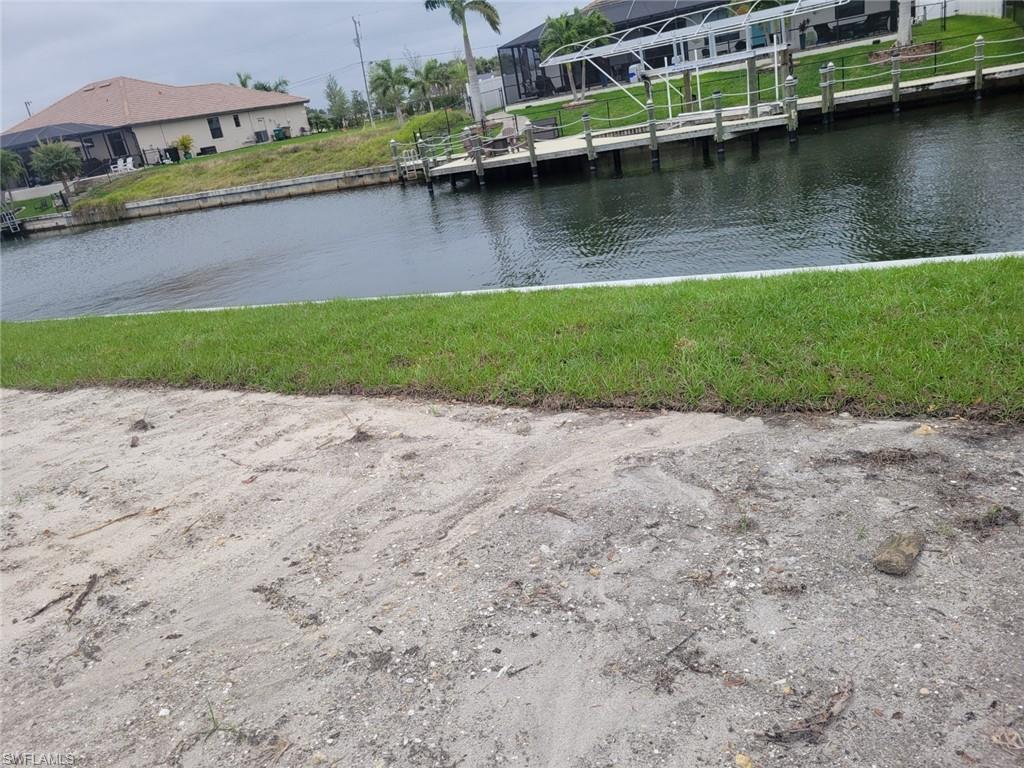 CAPE CORAL - Land