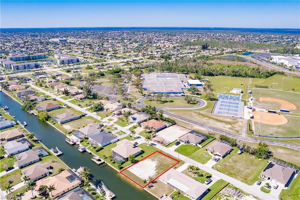 CAPE CORAL - Land
