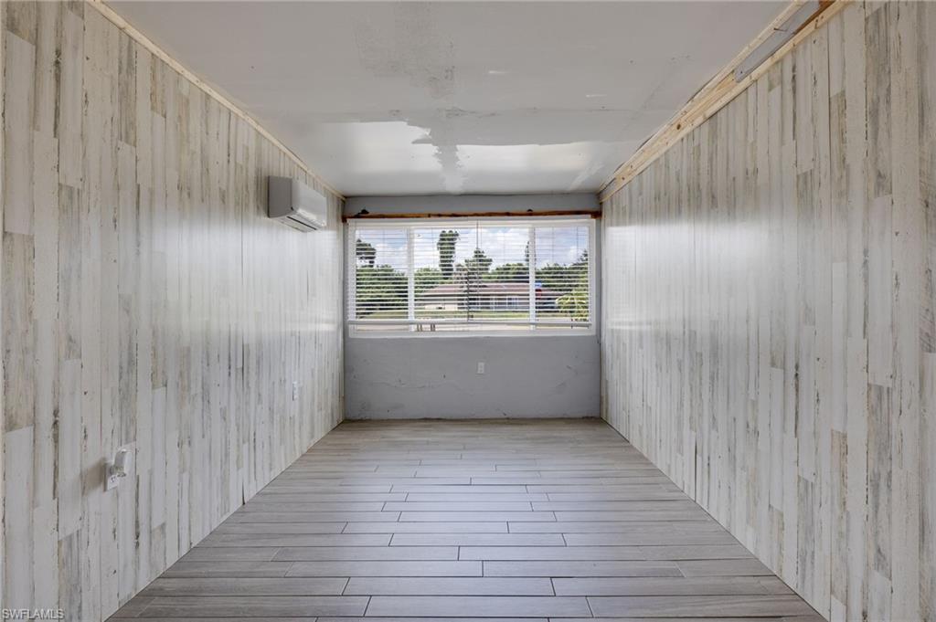 SAN CARLOS PARK - Residential