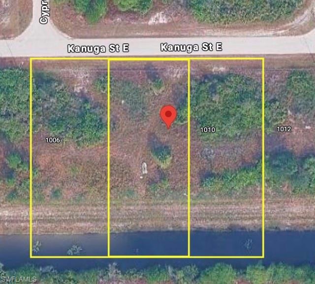 3 lot waterfront lot package with Southern Rear Exposure! Can be spilt with a reasonable offer. This once in a lifetime opportunity before it's gone to have an almost 3/4 acre waterfront lot. Seller is also a builder and can offer special pricing. Contact us Today!