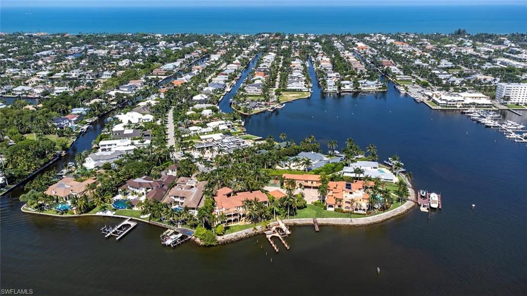 AQUALANE SHORES - Residential