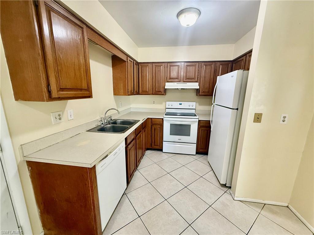 WILLOW LAKE SOUTH - Residential
