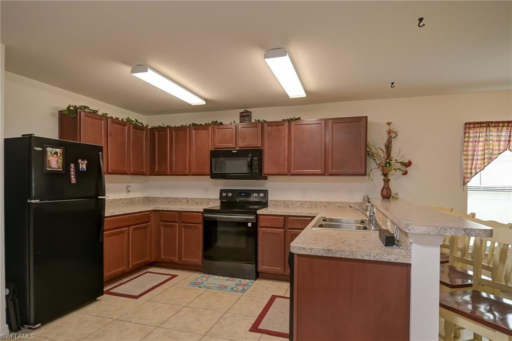 SHADOW LAKES - Residential