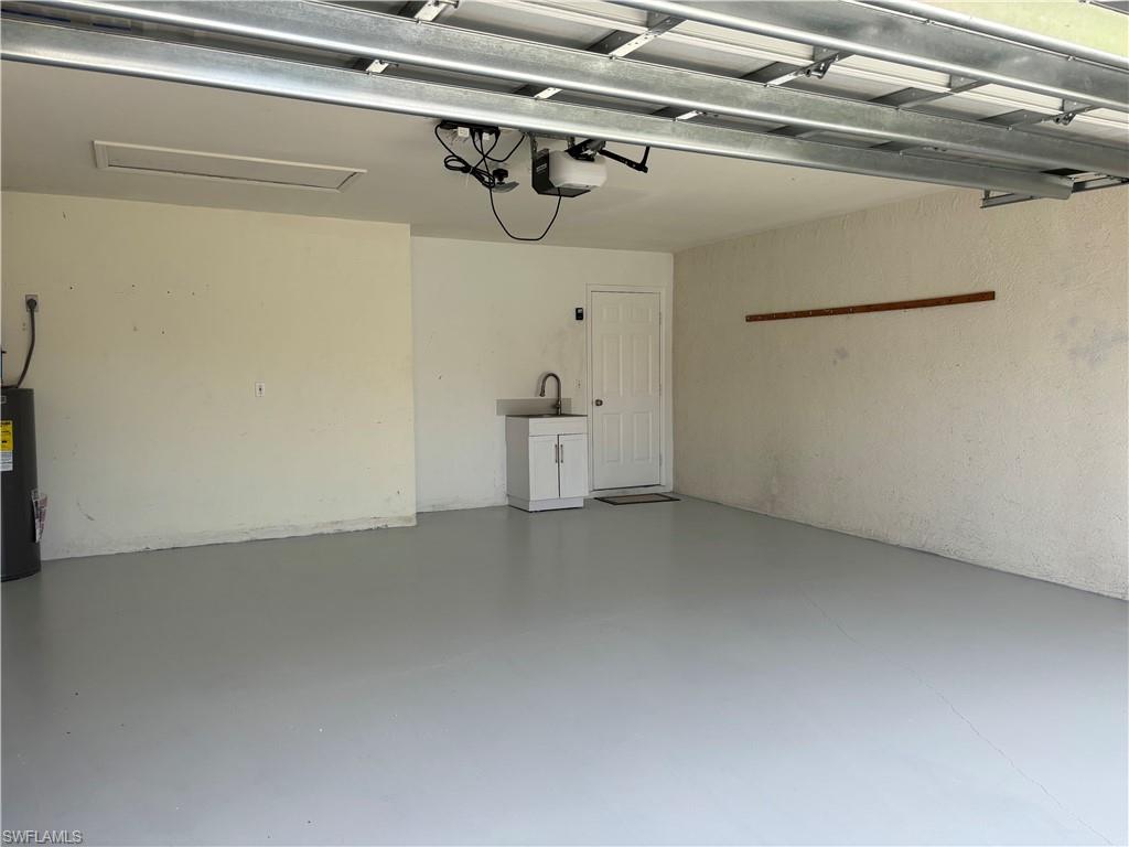 CROSS CREEK ESTATES - Residential Lease