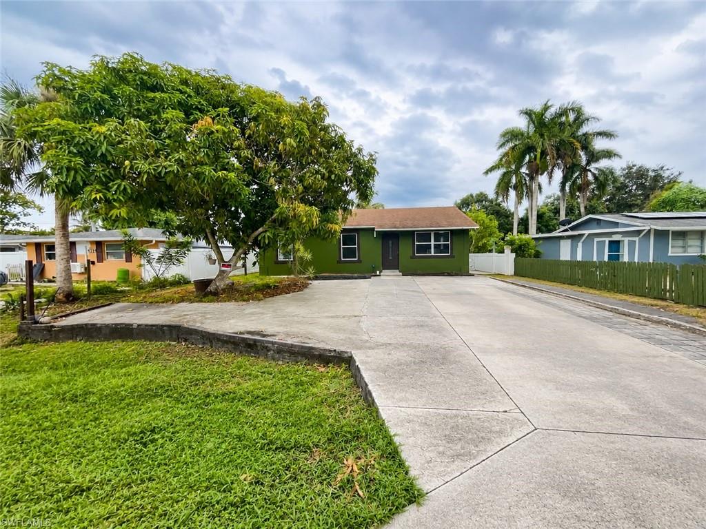 NAPLES MANOR - Residential Lease