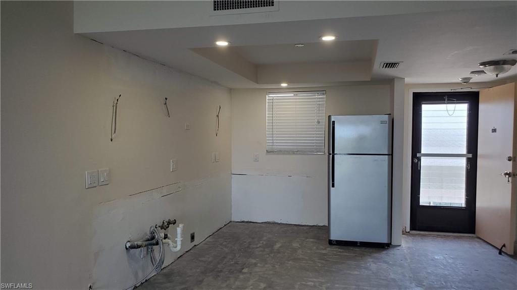 RIVER TOWERS CONDO - Residential