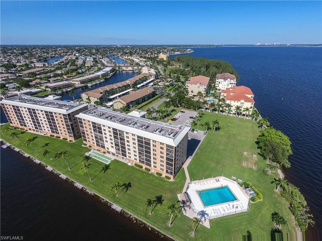 RIVER TOWERS CONDO - Residential