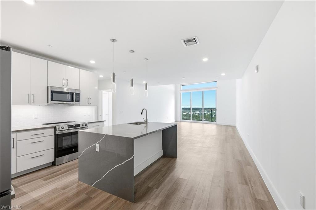 ASCENT AT METROPOLITAN NAPLES - Residential Lease