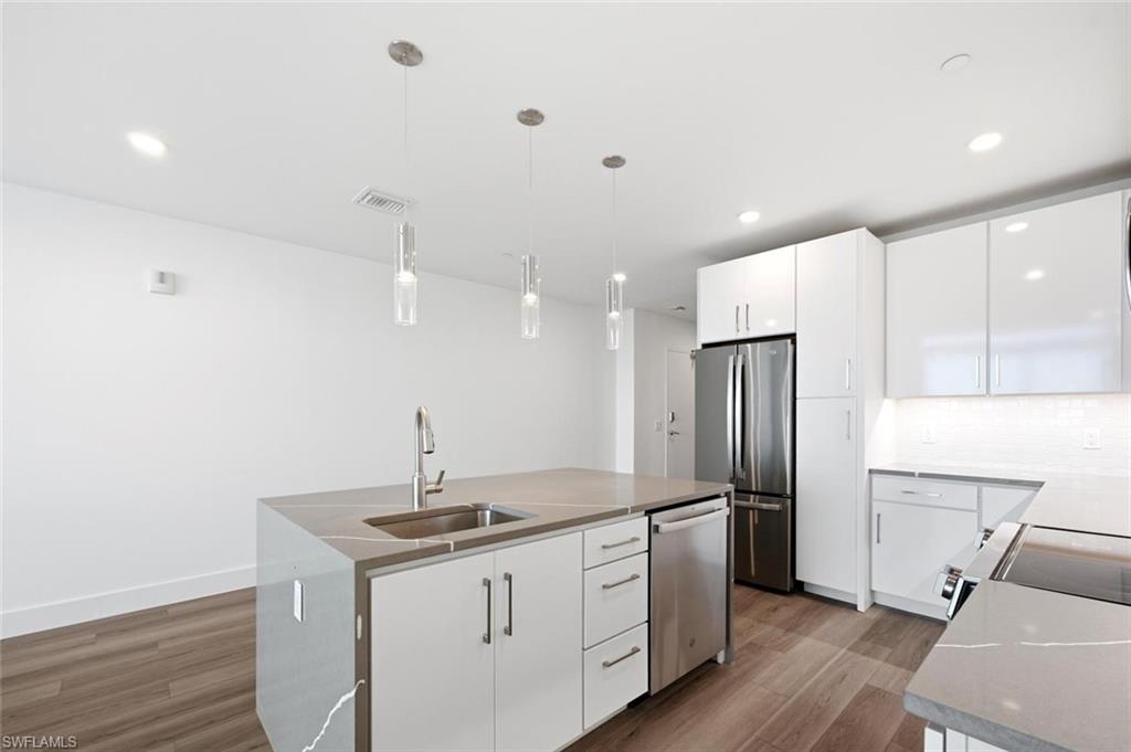 ASCENT AT METROPOLITAN NAPLES - Residential Lease