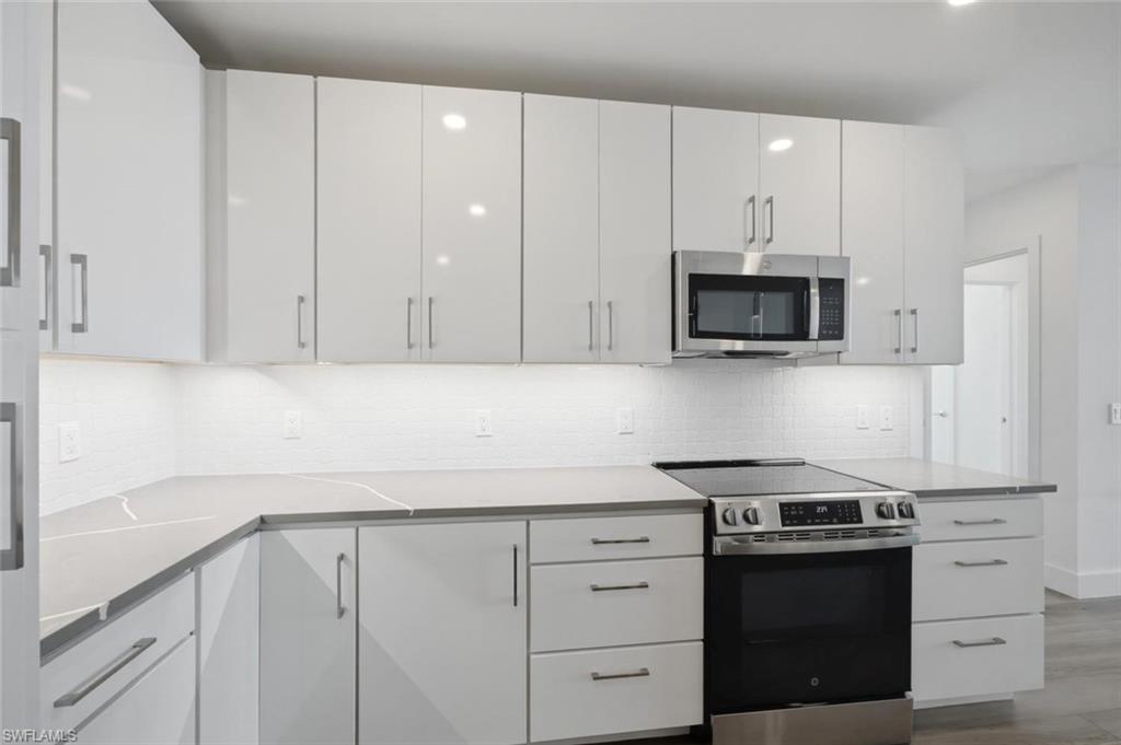 ASCENT AT METROPOLITAN NAPLES - Residential Lease