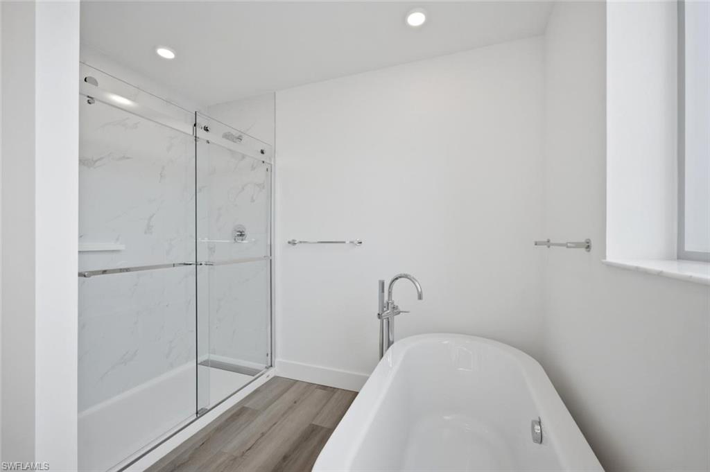 ASCENT AT METROPOLITAN NAPLES - Residential Lease