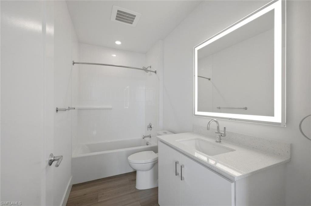 ASCENT AT METROPOLITAN NAPLES - Residential Lease