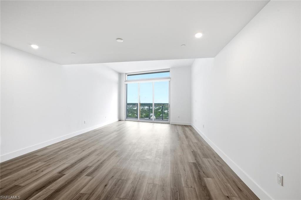 ASCENT AT METROPOLITAN NAPLES - Residential Lease
