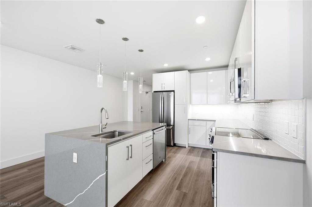 ASCENT AT METROPOLITAN NAPLES - Residential Lease