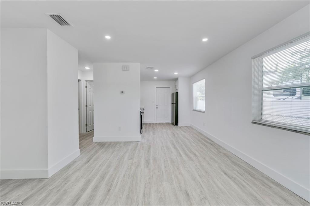 PINE VIEW VILLAS - Residential