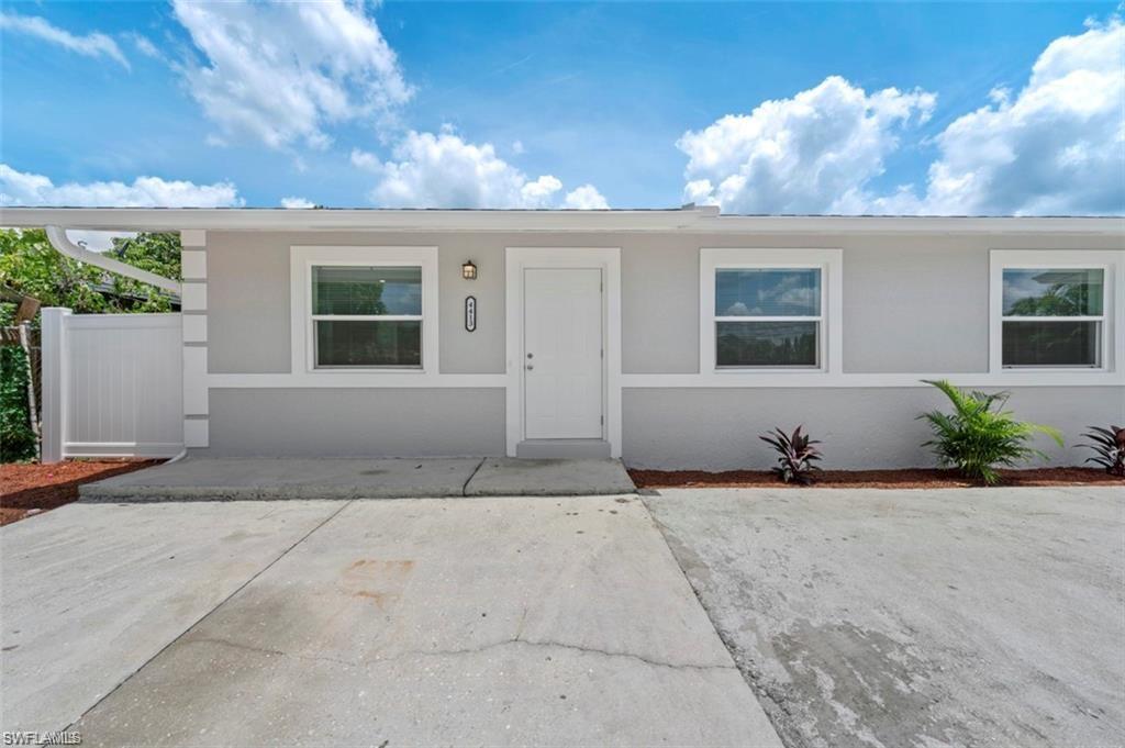 PINE VIEW VILLAS - Residential