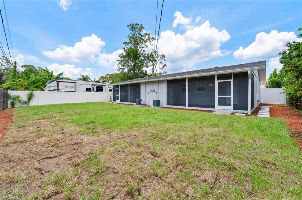 PINE VIEW VILLAS - Residential
