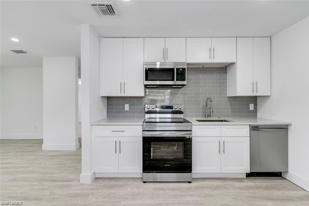 PINE VIEW VILLAS - Residential