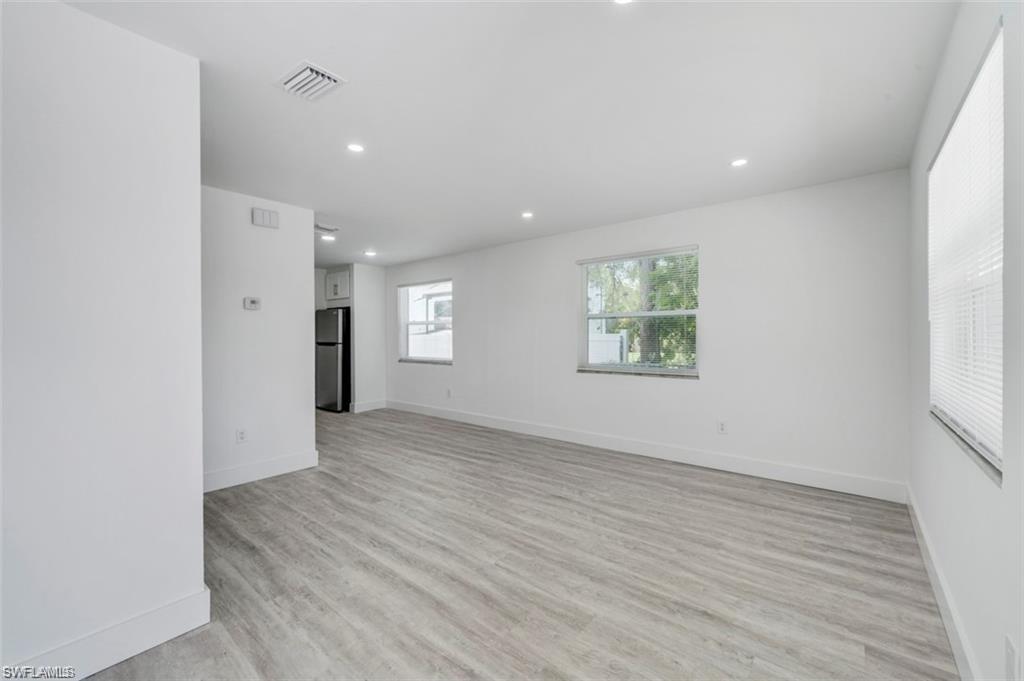 PINE VIEW VILLAS - Residential
