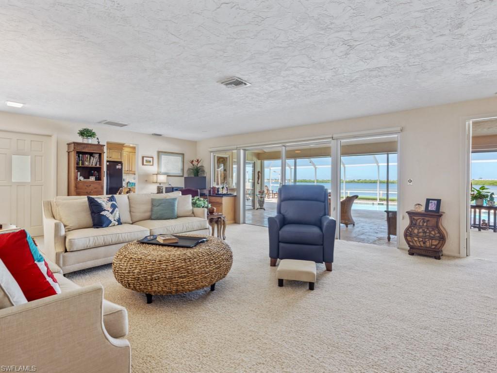 MARCO BEACH - Residential