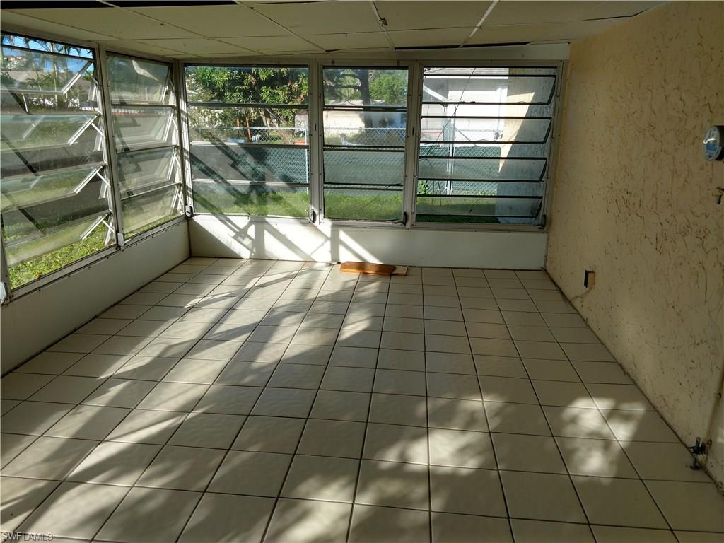 NAPLES PARK - Residential