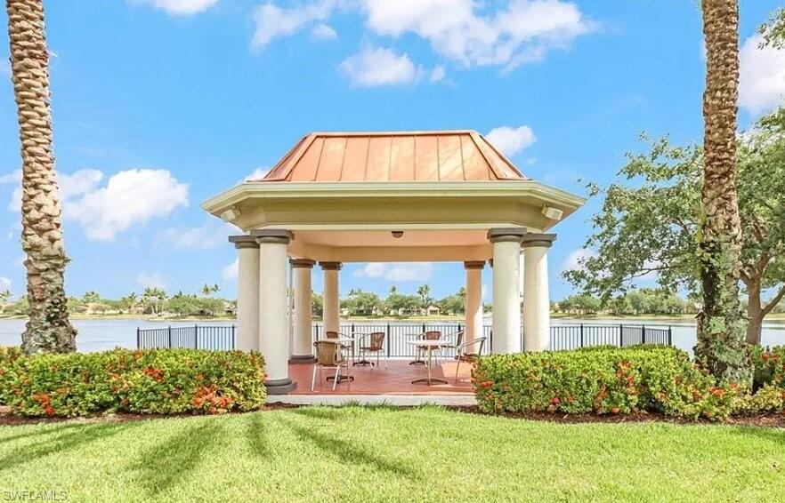 ISLAND WALK - Residential