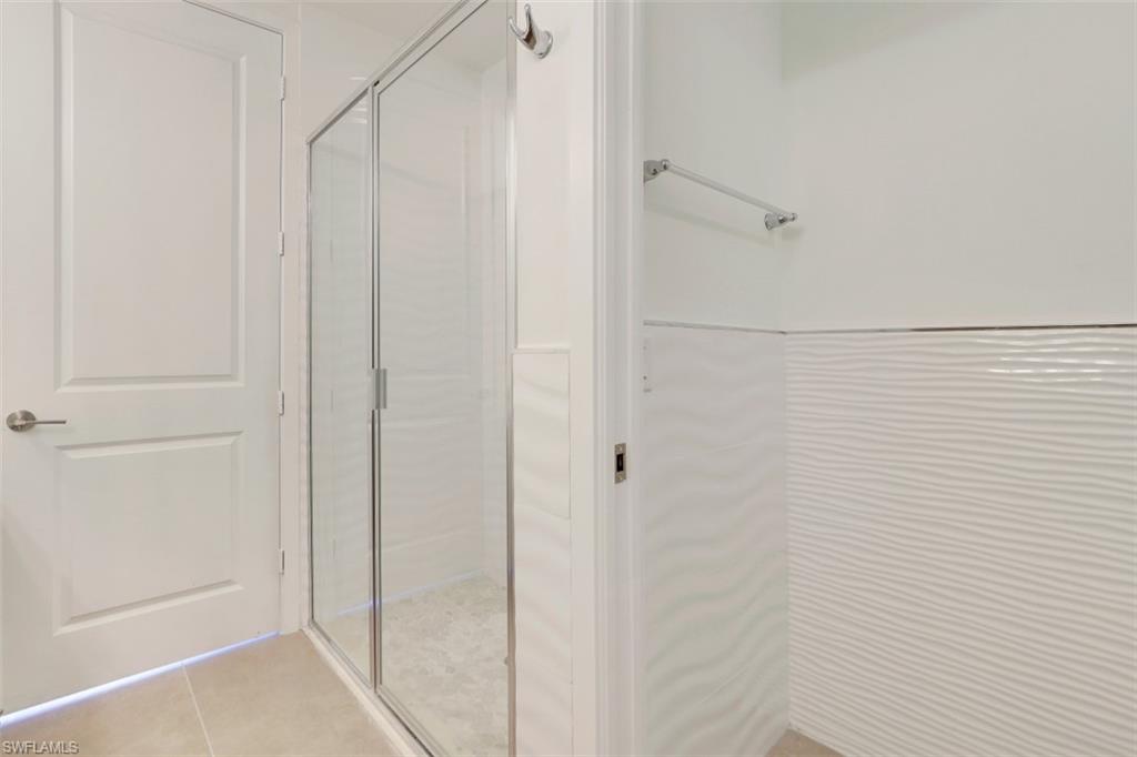 ROYAL POINTE - Residential
