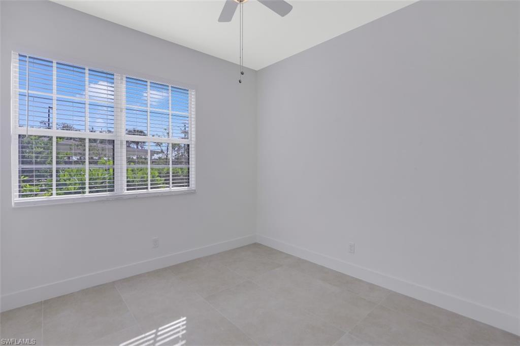 ROYAL POINTE - Residential