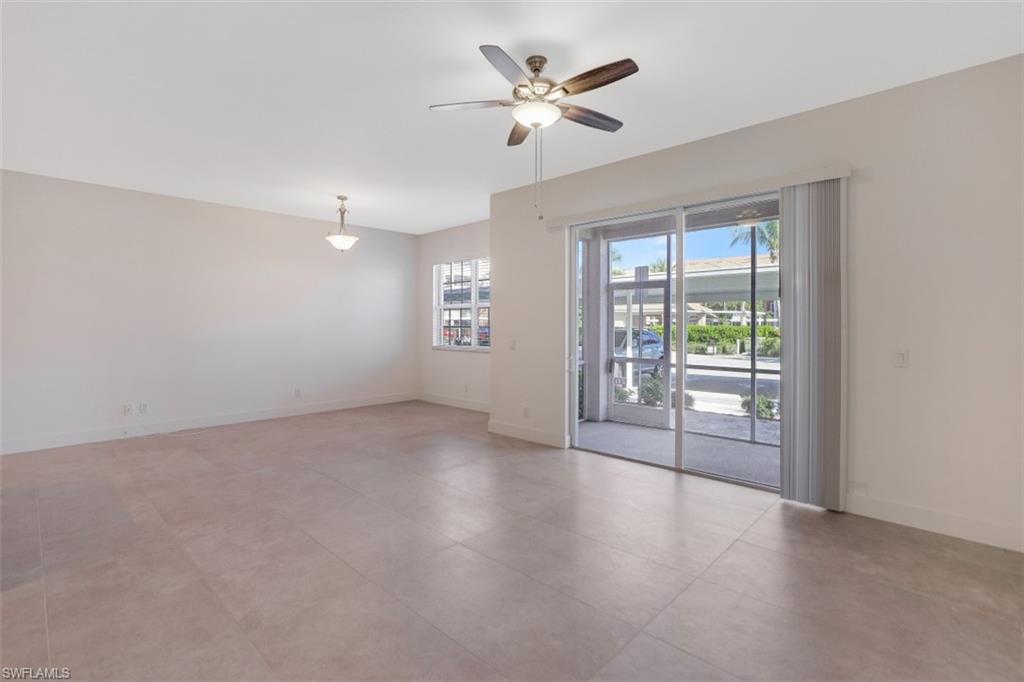 ROYAL POINTE - Residential