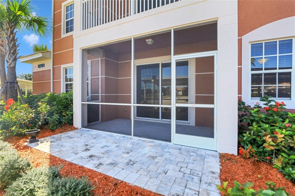 ROYAL POINTE - Residential
