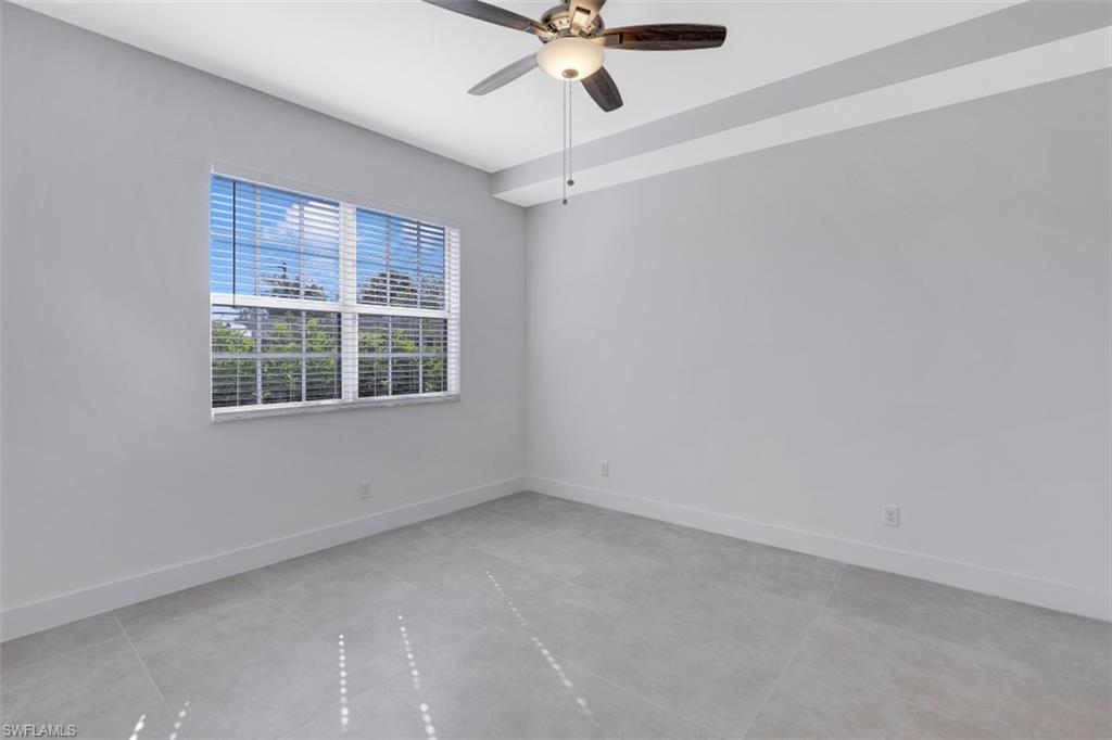 ROYAL POINTE - Residential