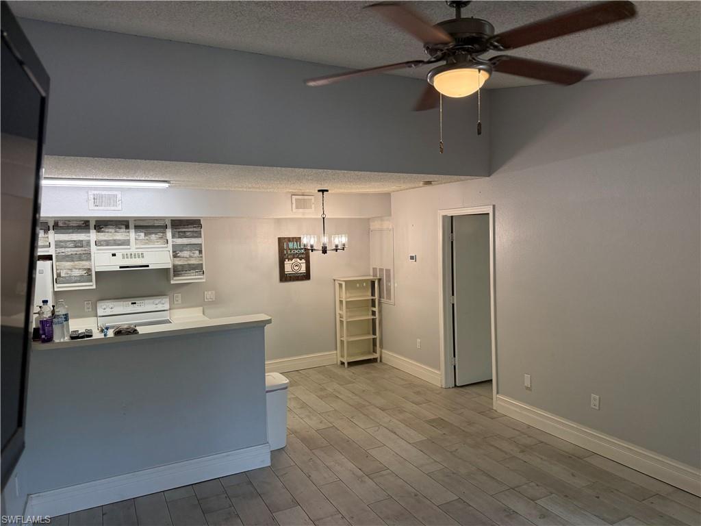 VENETIAN PALMS - Residential Lease