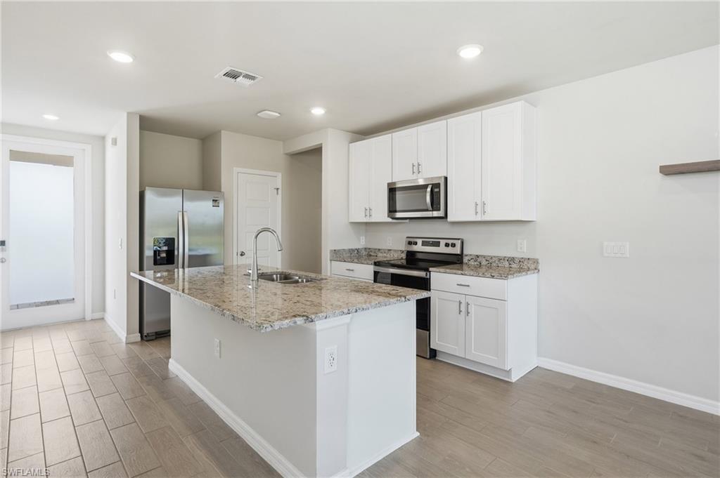 CRESCENT LAKES - Residential